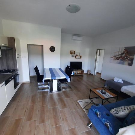 Marovito Apartment Supetarska Draga Bagian luar foto