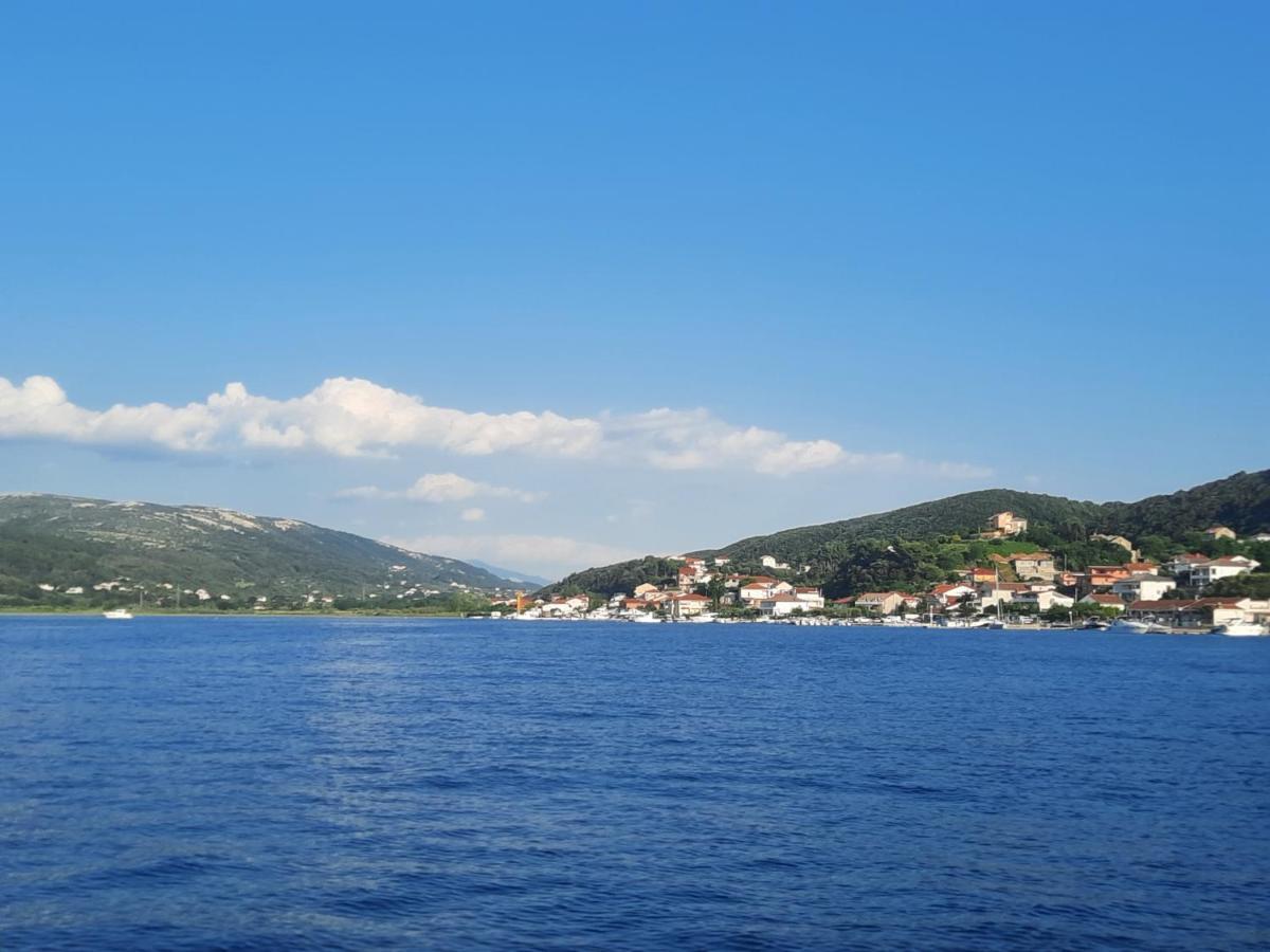 Marovito Apartment Supetarska Draga Bagian luar foto