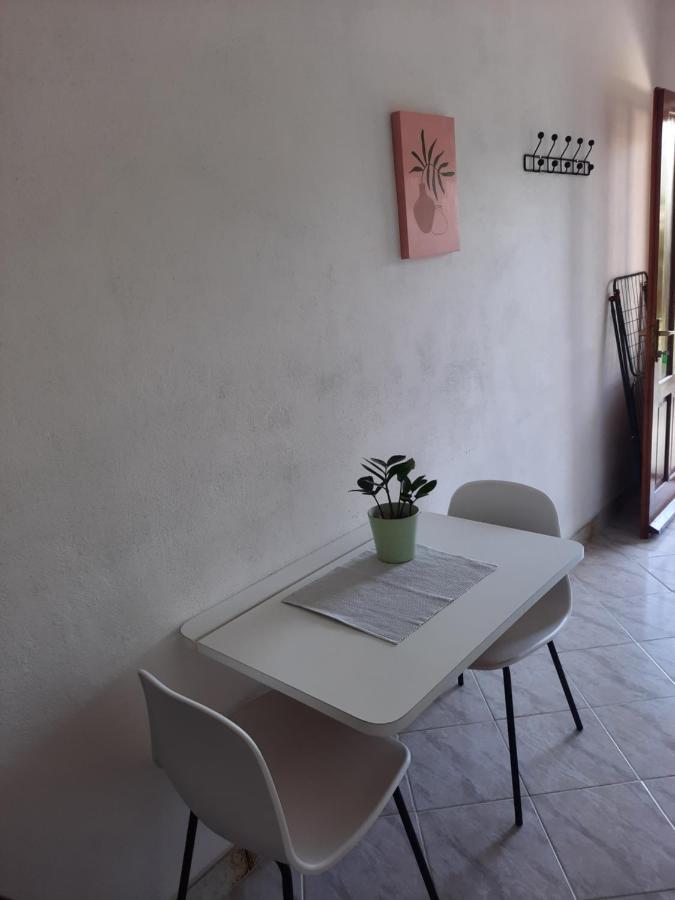 Marovito Apartment Supetarska Draga Bagian luar foto