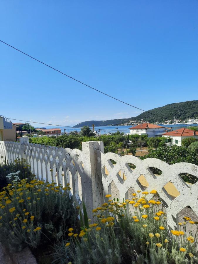 Marovito Apartment Supetarska Draga Bagian luar foto