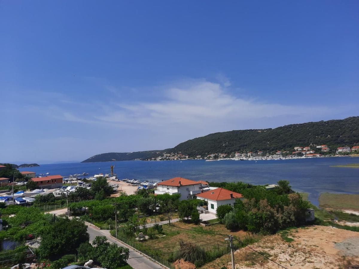 Marovito Apartment Supetarska Draga Bagian luar foto