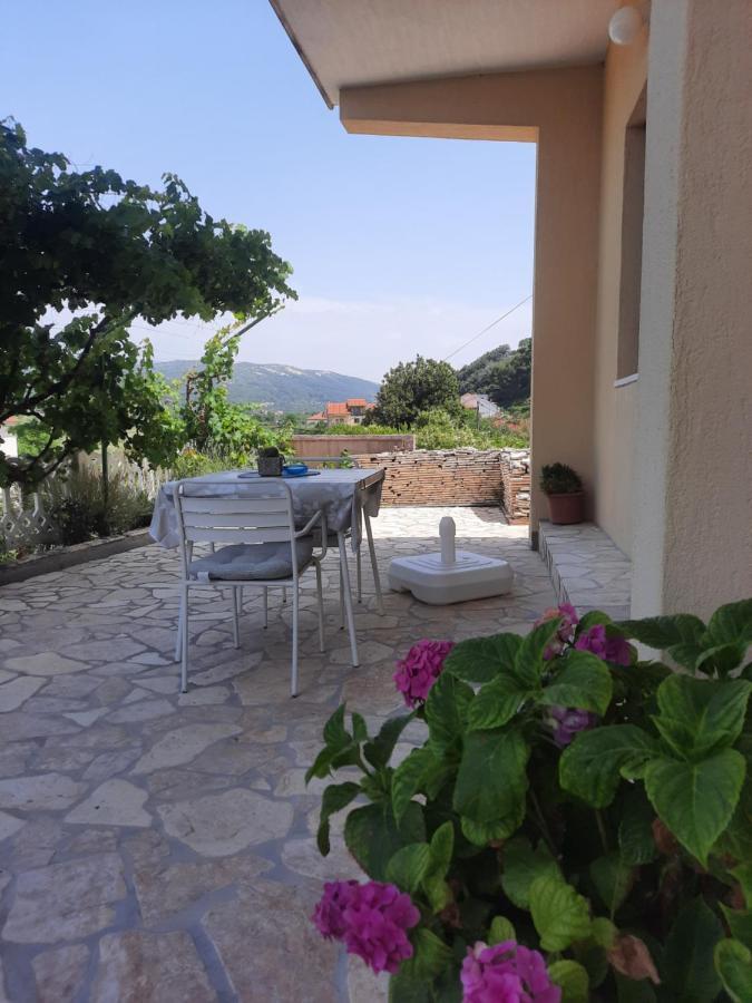 Marovito Apartment Supetarska Draga Bagian luar foto