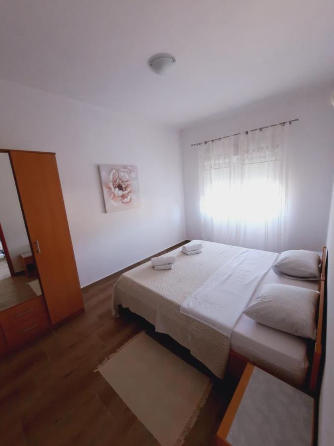 Marovito Apartment Supetarska Draga Bagian luar foto