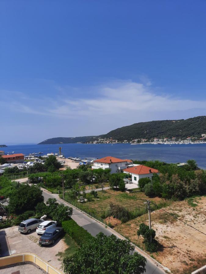Marovito Apartment Supetarska Draga Bagian luar foto
