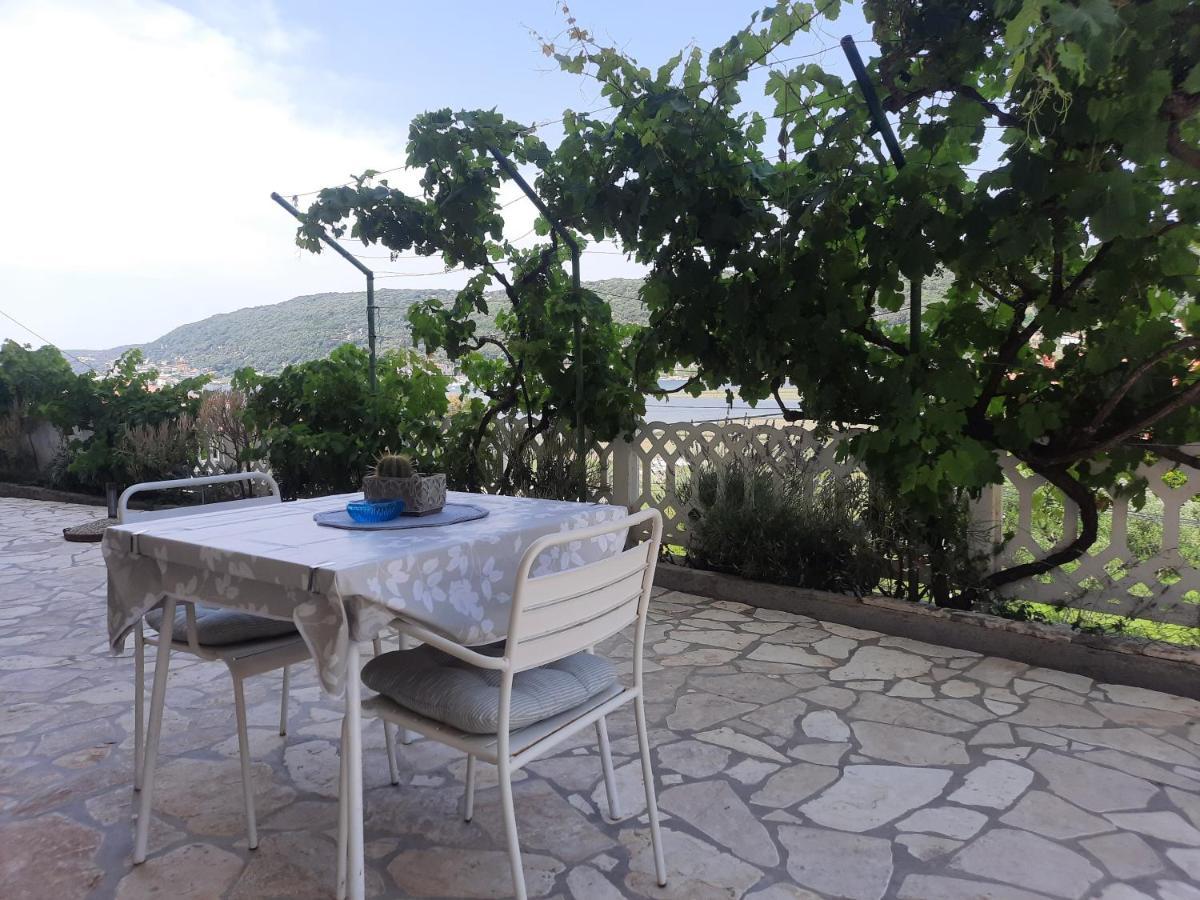 Marovito Apartment Supetarska Draga Bagian luar foto
