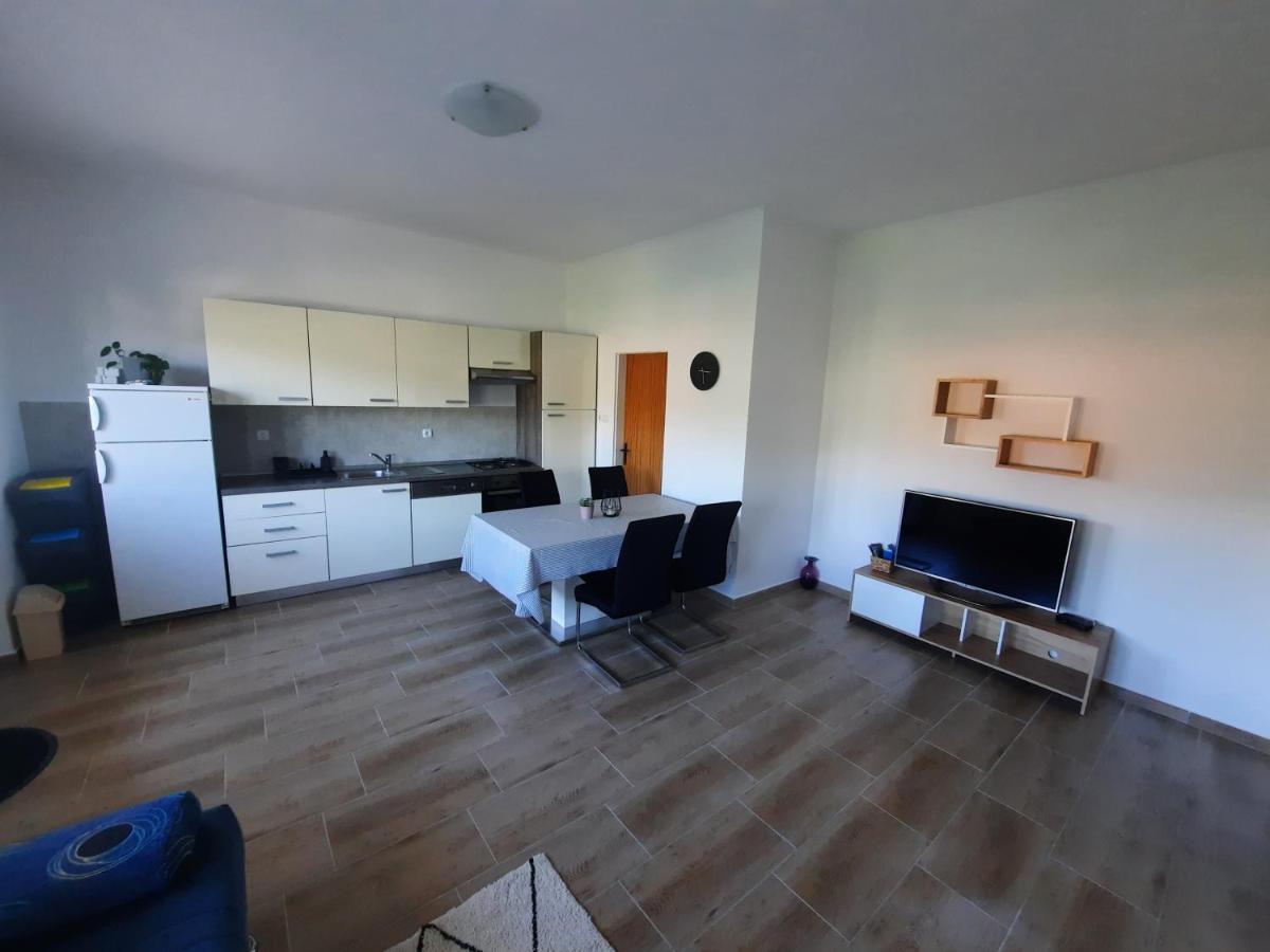Marovito Apartment Supetarska Draga Bagian luar foto