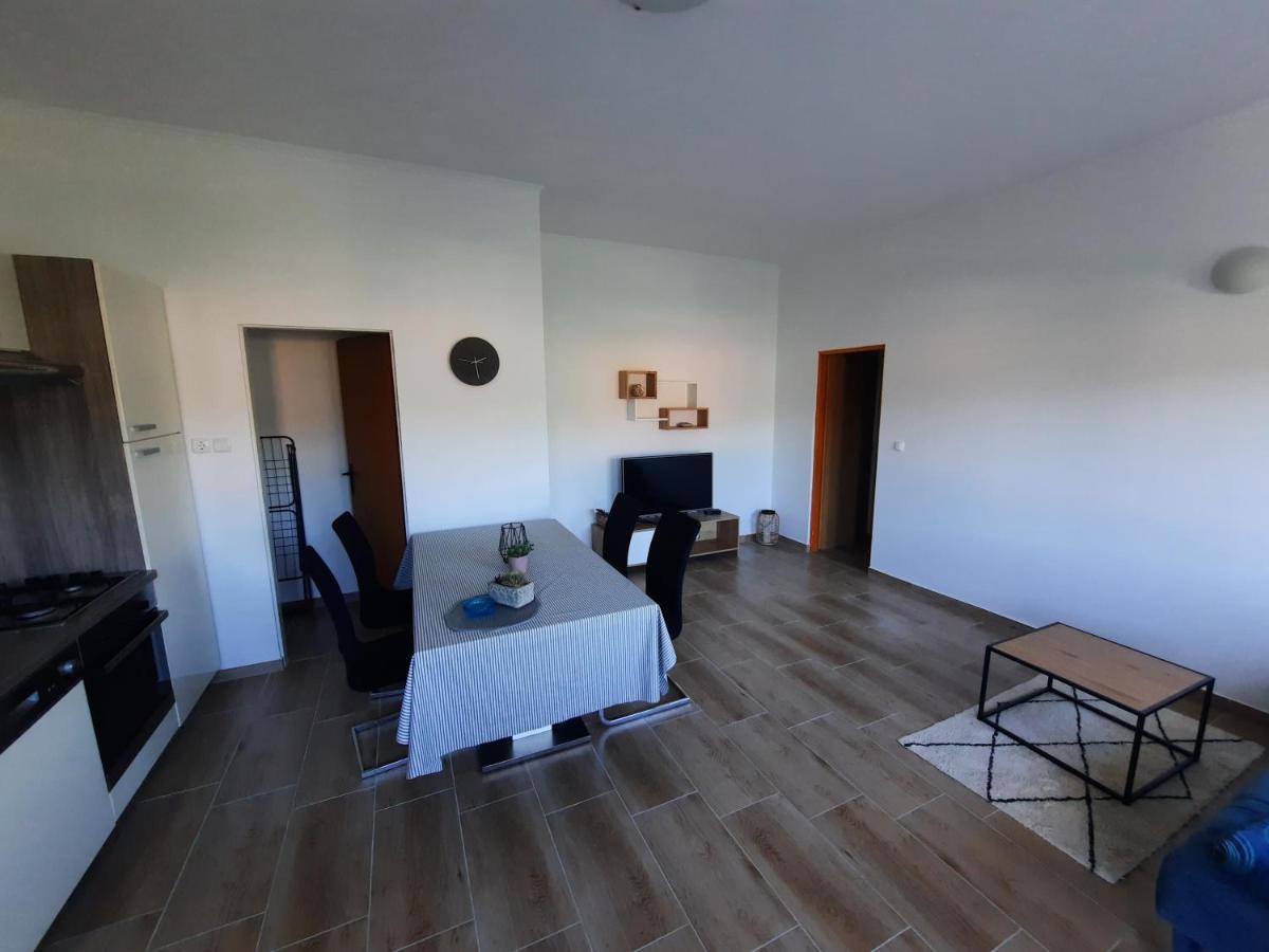 Marovito Apartment Supetarska Draga Bagian luar foto