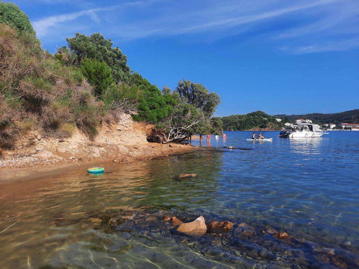 Marovito Apartment Supetarska Draga Bagian luar foto